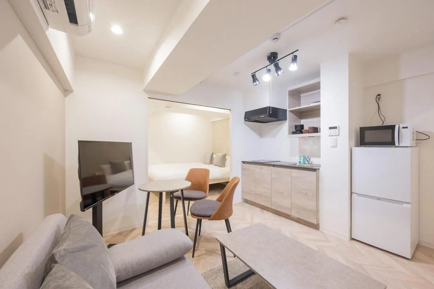 Ch Residence Wasedaturumakicho Tokyo Apartment